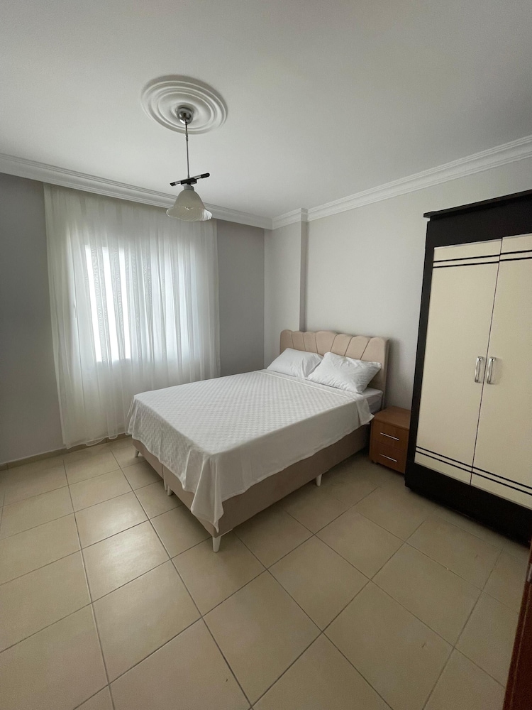 Apartment photo 2
