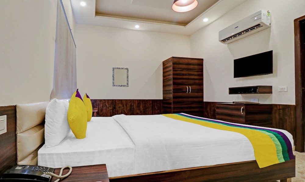 Deluxe Room - Photo 3