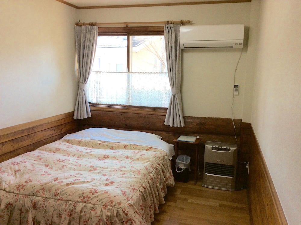 Double Room, Shared Bathroom photo 1