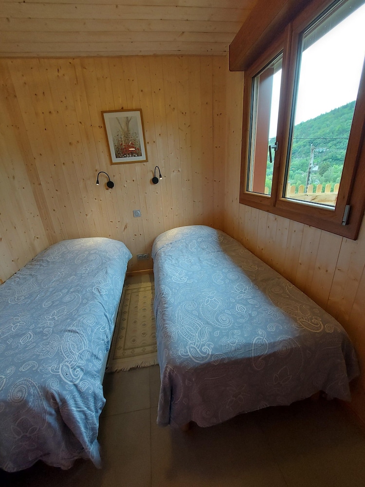 Classic Chalet, 2 Bedrooms