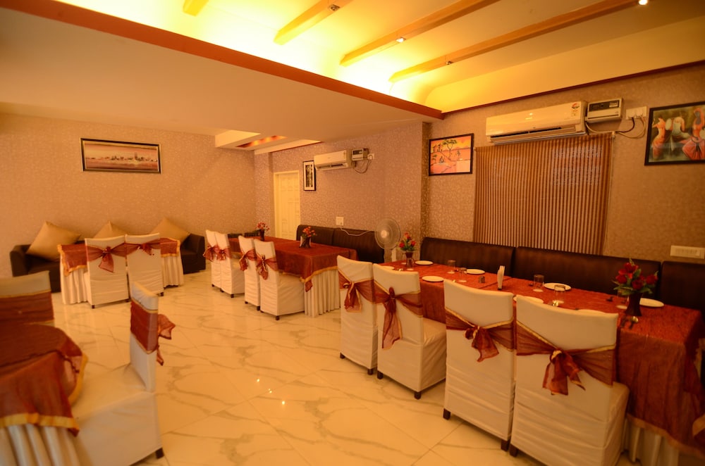 Executive Room - Photo 11