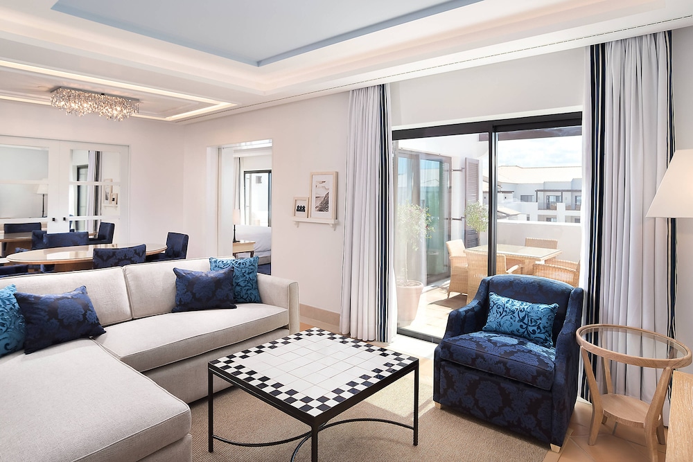 Suite, 1 Bedroom, Balcony - Photo 3