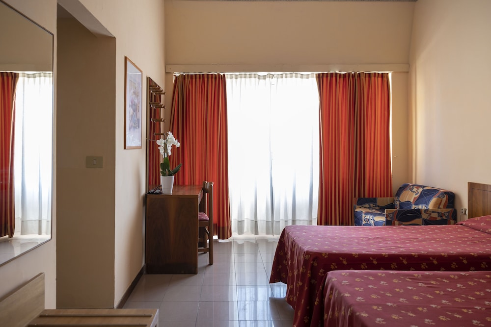 Basic Quadruple Room