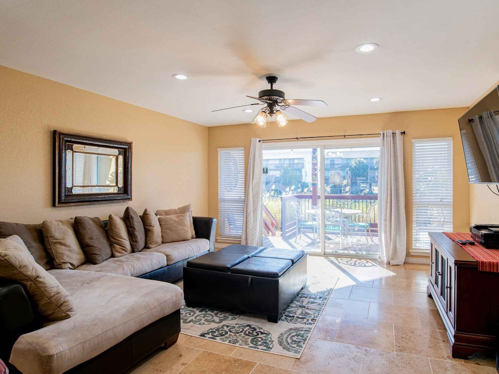 Condo, Multiple Beds, Balcony (#Villa - No Pets) photo 1