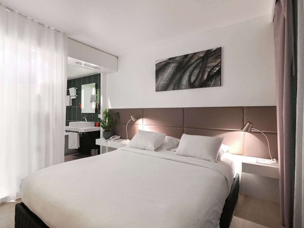 Executive Suite, Multiple Beds - Photo 1