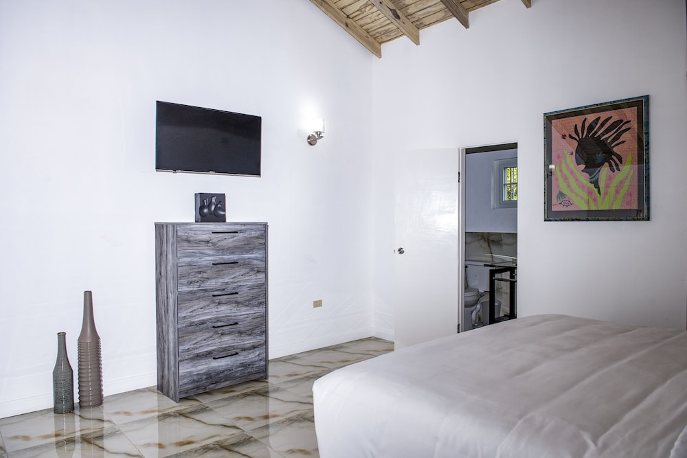 Signature Room, 1 King Bed, Non Smoking, Mountain View