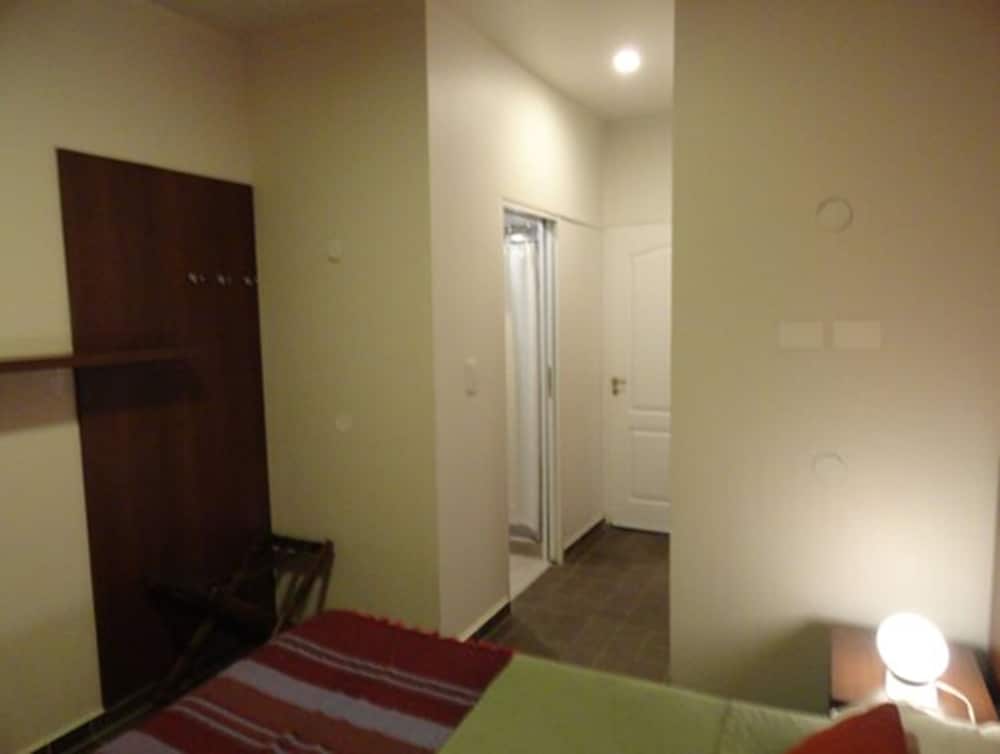 Double or Twin Room photo 3