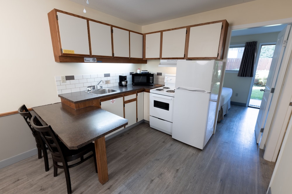Deluxe Suite, 1 Bedroom, Kitchen - Photo 3