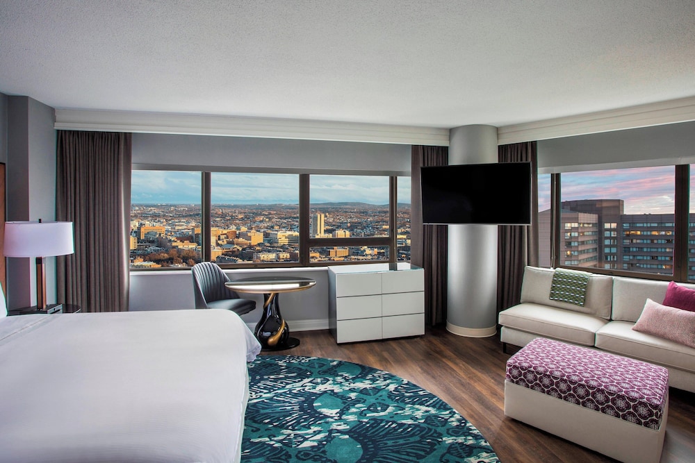 Room, 1 King Bed, Corner