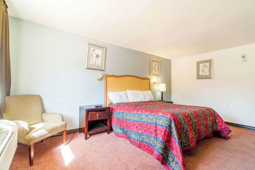 Standard Room, Multiple Beds (1)