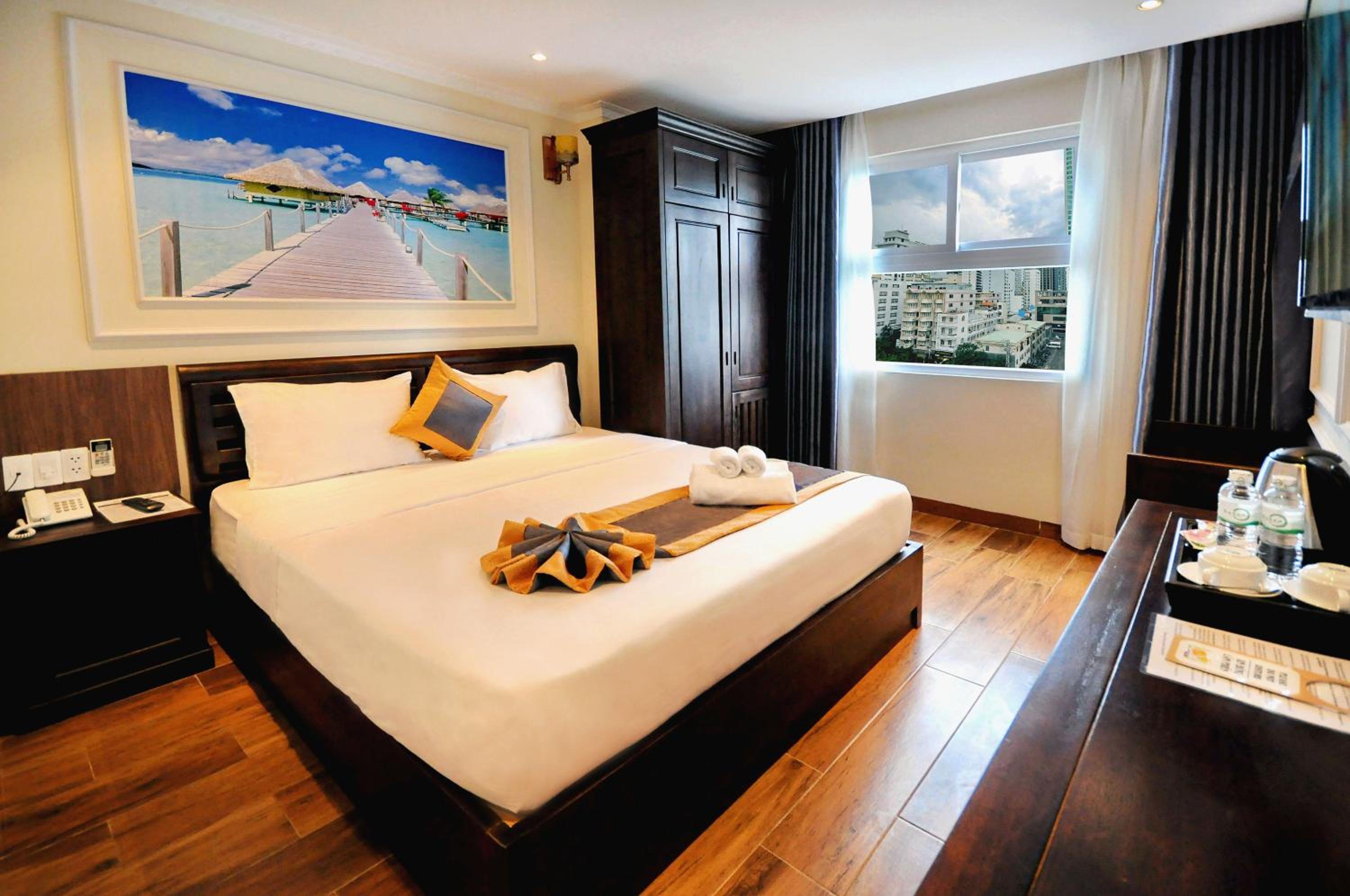 Deluxe Double Room - Photo 19