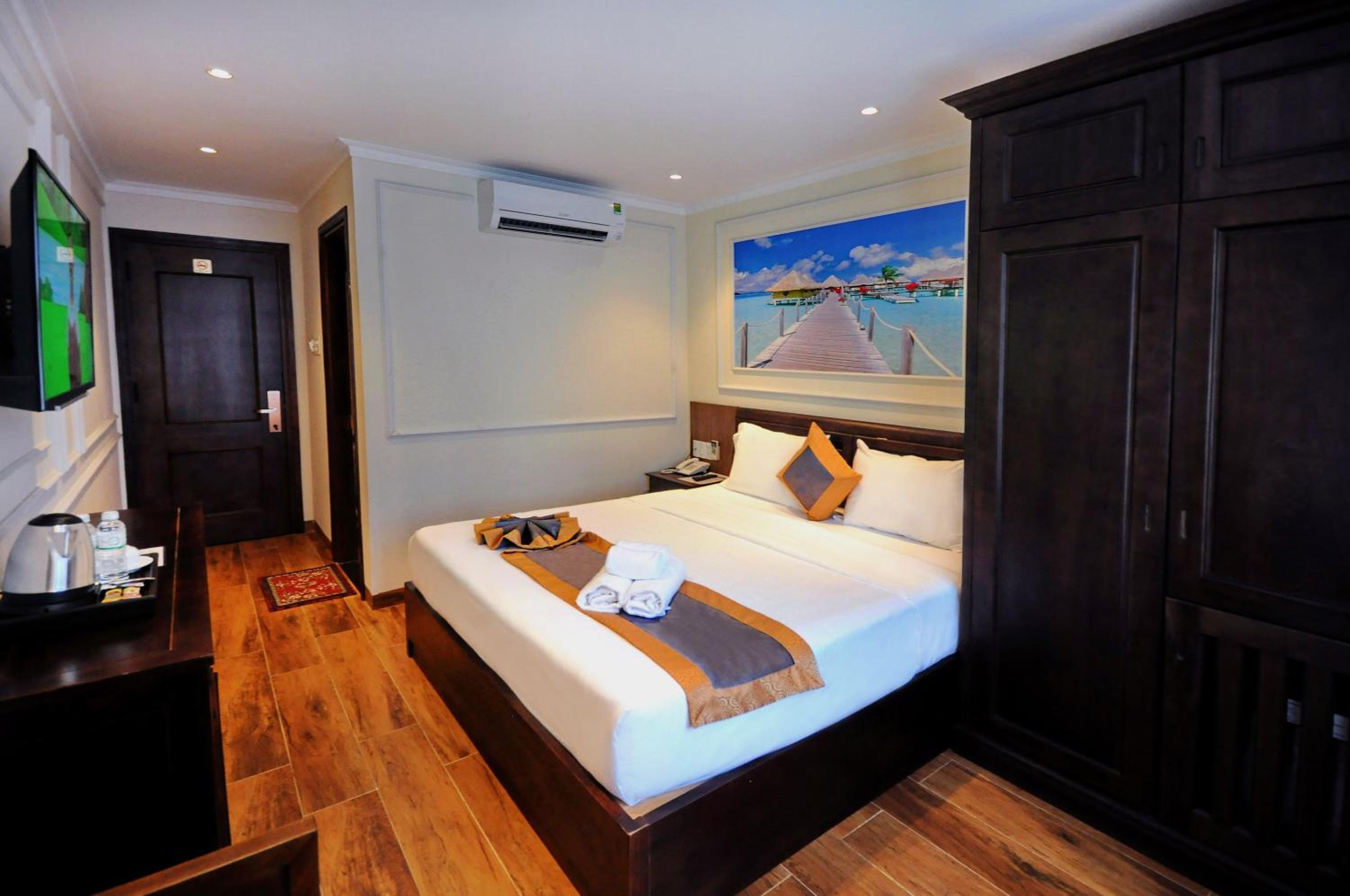 Deluxe Double Room - Photo 20