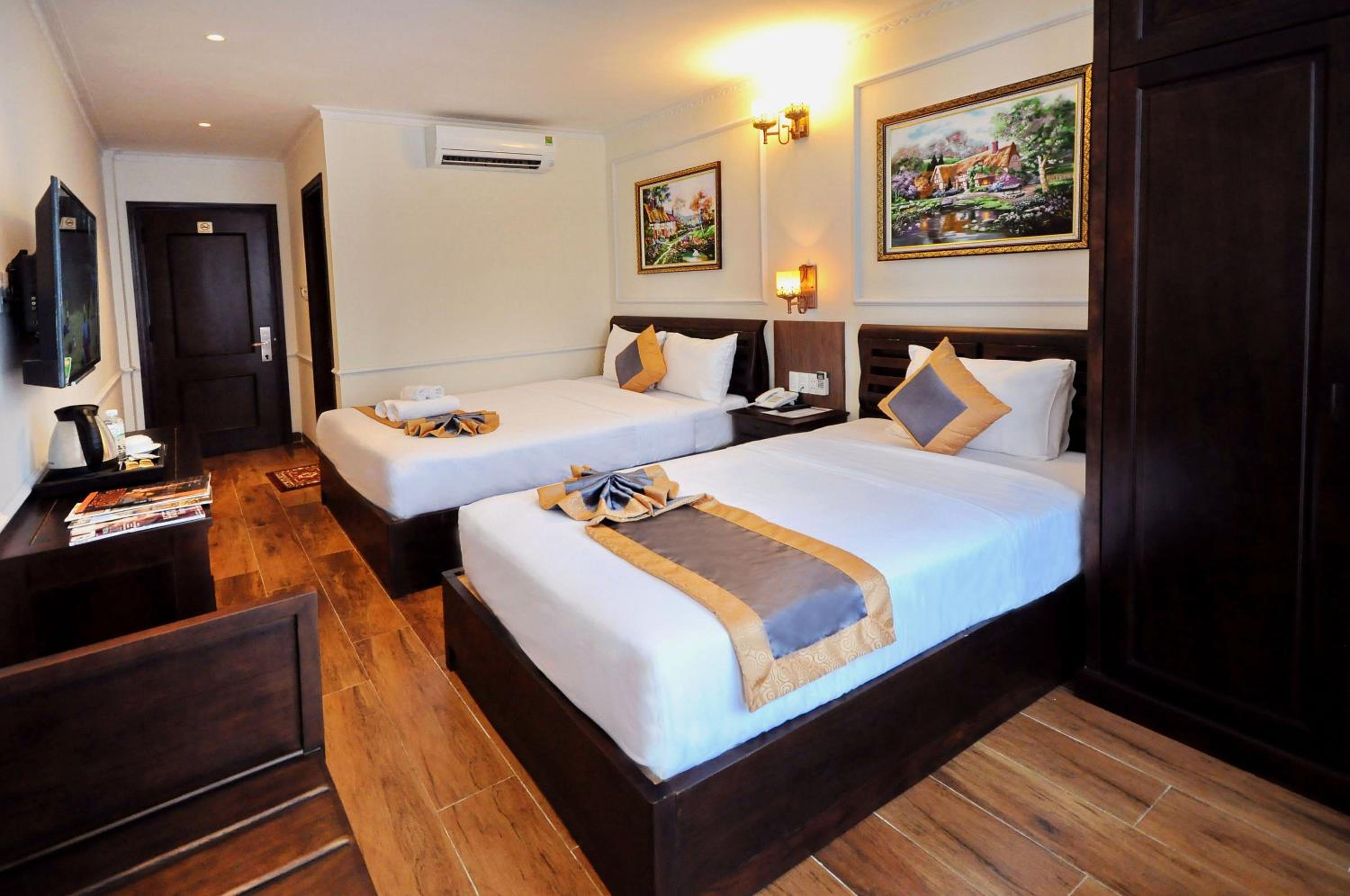Standard Twin Room - Photo 7