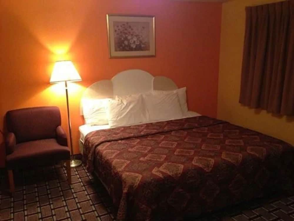 Standard Room, 1 King Bed photo 2