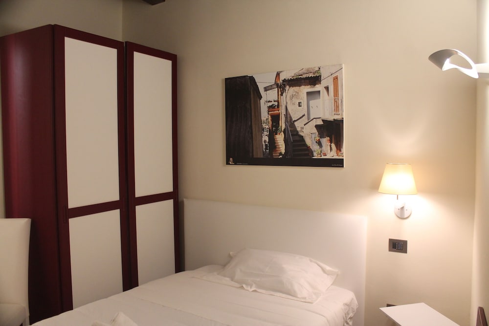Classic Single Room