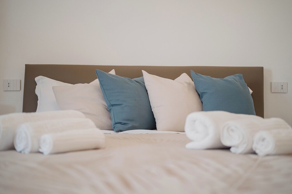 Deluxe Quadruple Room, Sea View photo 3