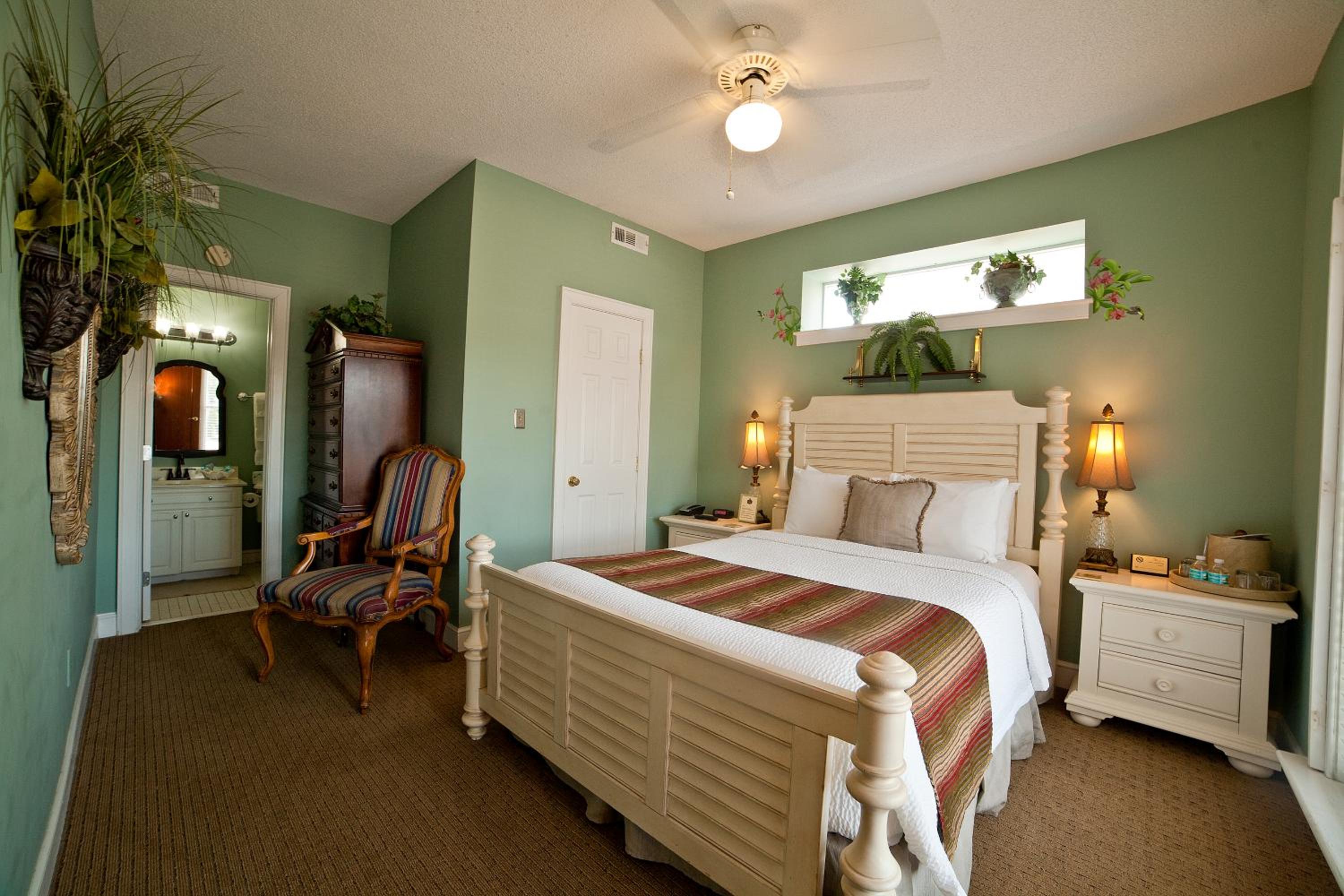 Queen Suite