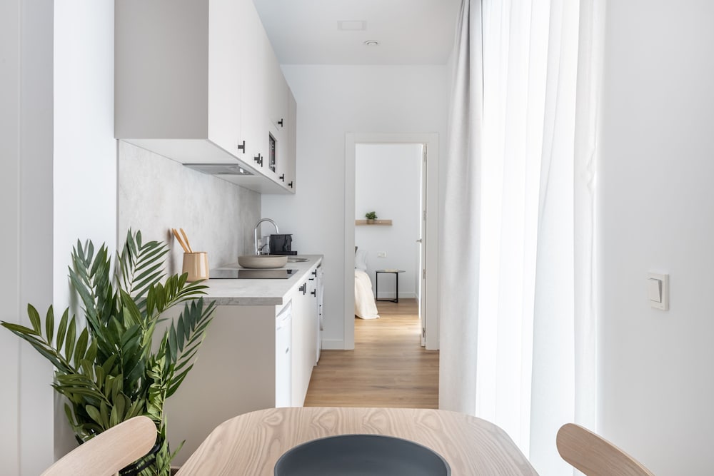 Apartment, 2 Bedrooms - Photo 1