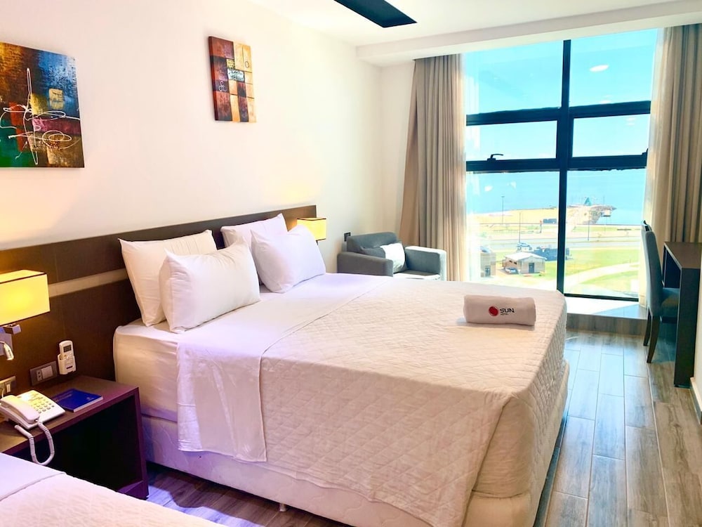 Panoramic Room