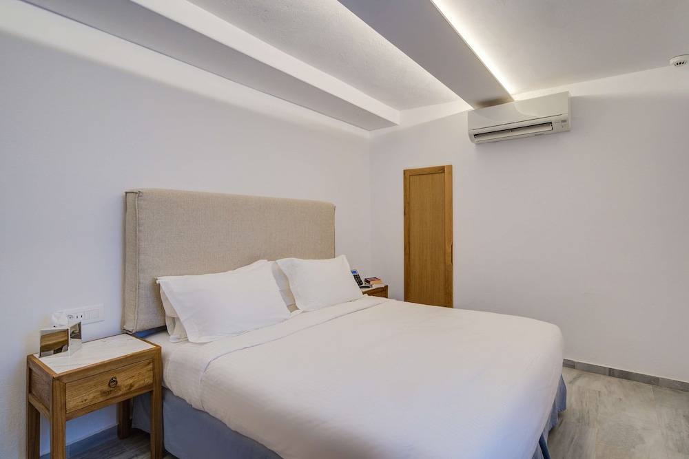 Economy Double or Twin Room, Resort View - Photo 4