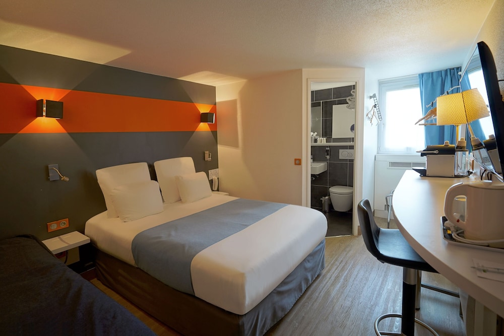 Premium Room, Multiple Beds, Non Smoking photo 2