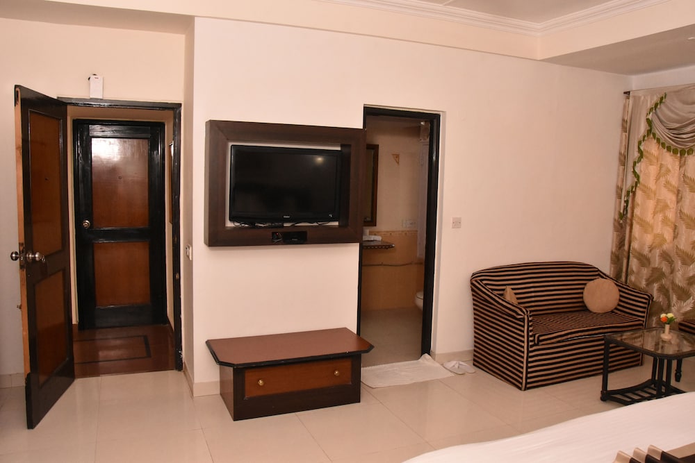 Suite - Photo 5