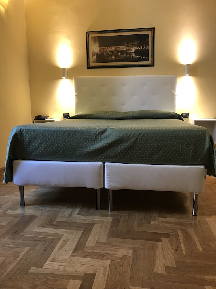 Double or Twin Room photo 2