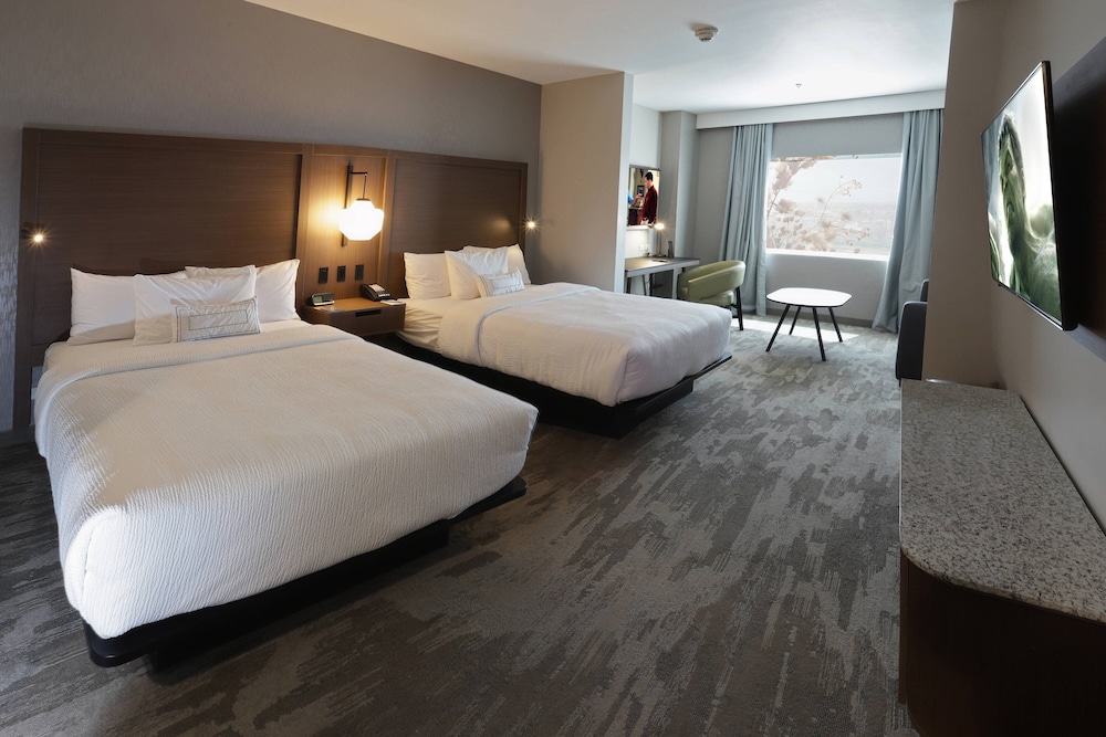 Suite, Multiple Beds