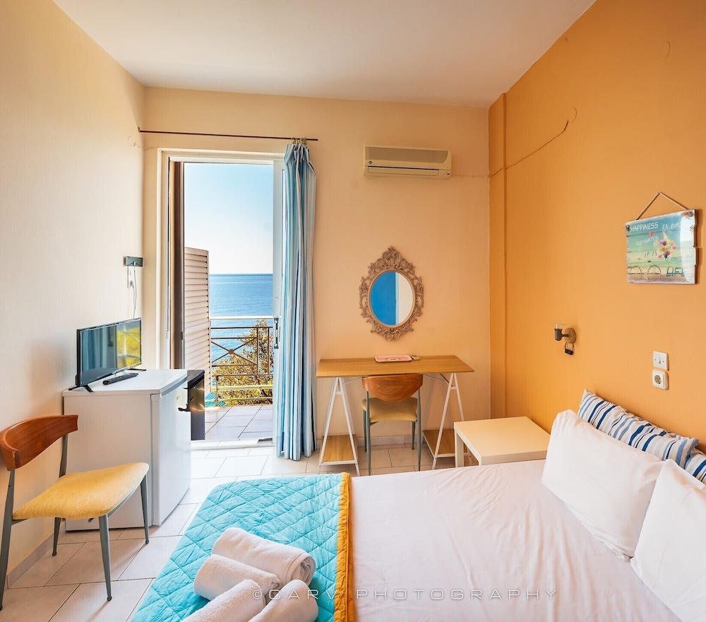 Standard Double or Twin Room photo 1