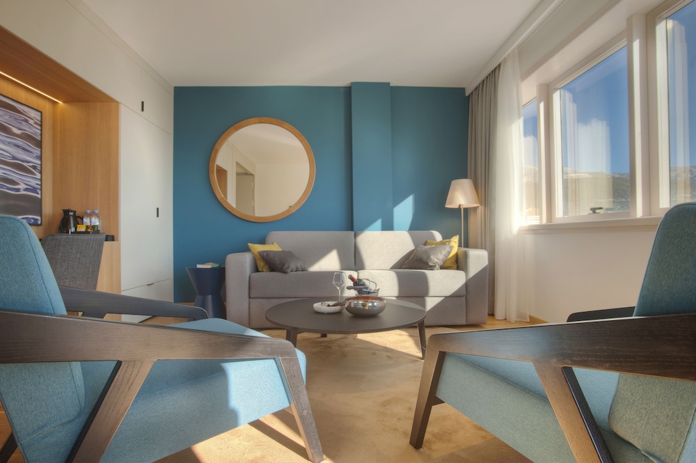 Suite, Sea View photo 1