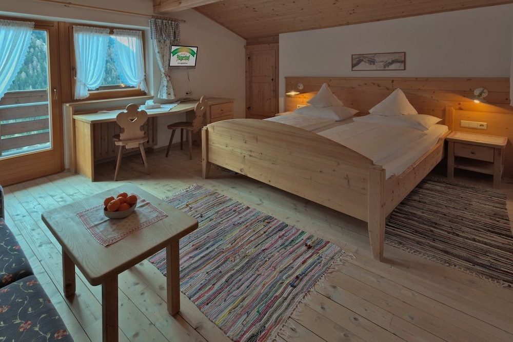 Exclusive Double Room, Non Smoking (Holunder)