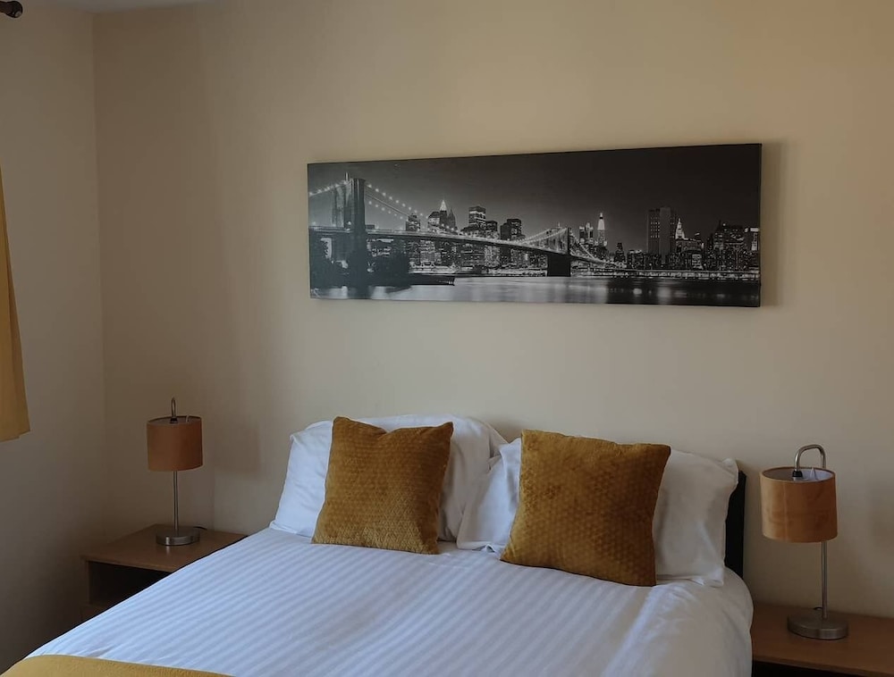 Apartment photo 2