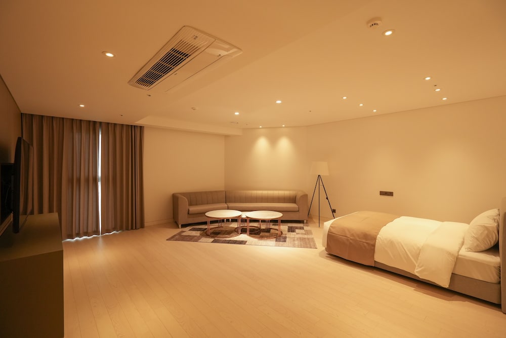 Executive Suite (Family) - Photo 2