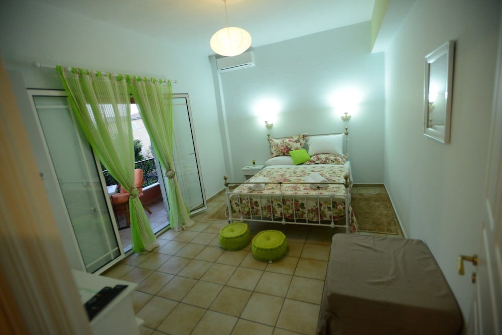 Apartment, 2 Bedrooms, Garden View