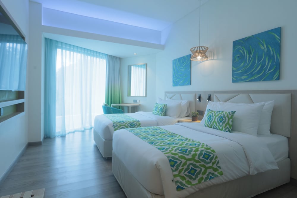 Deluxe Room Partial Seaview - Photo 1