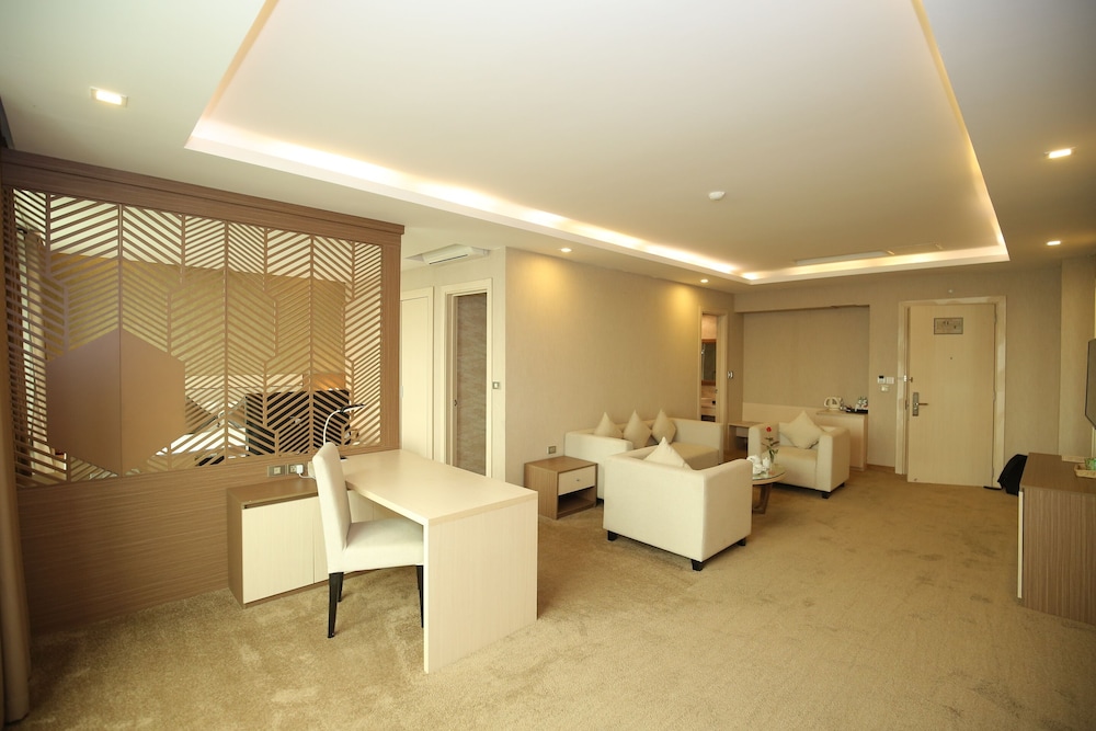 Executive Suite photo 2