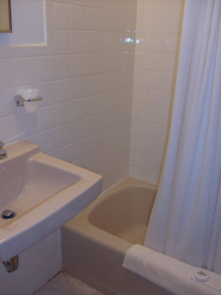 Standard Room, 2 Queen Beds, Mountainside