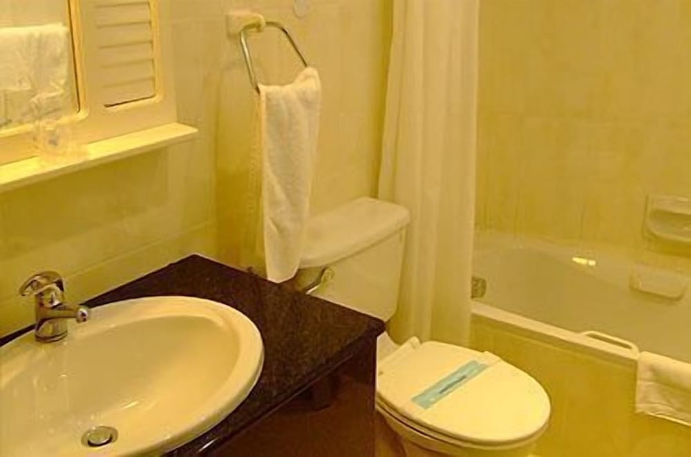 Standard Double or Twin Room - Photo 3