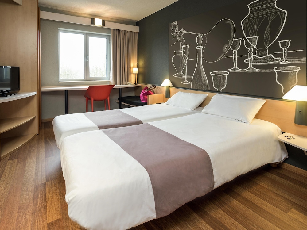 Room, Multiple Beds - Photo 5