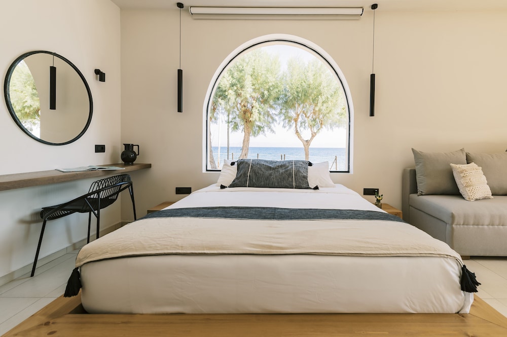 Honeymoon Bungalow, Private Pool, Sea View