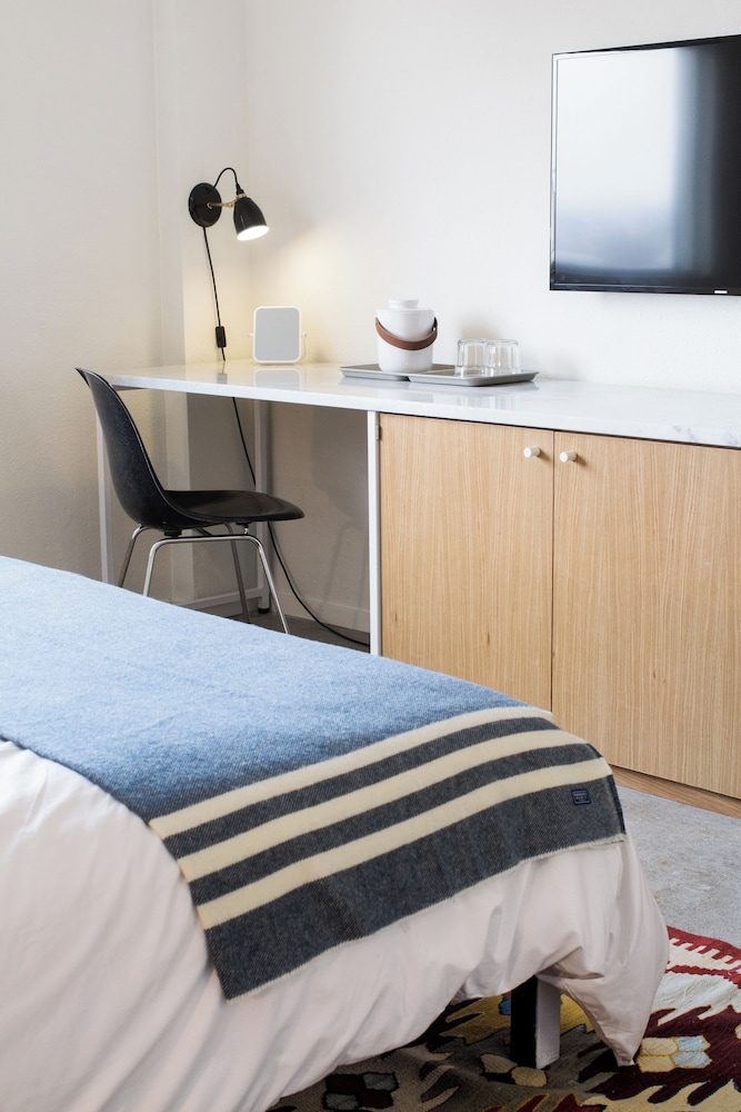 Room, 2 Double Beds, Patio photo 3