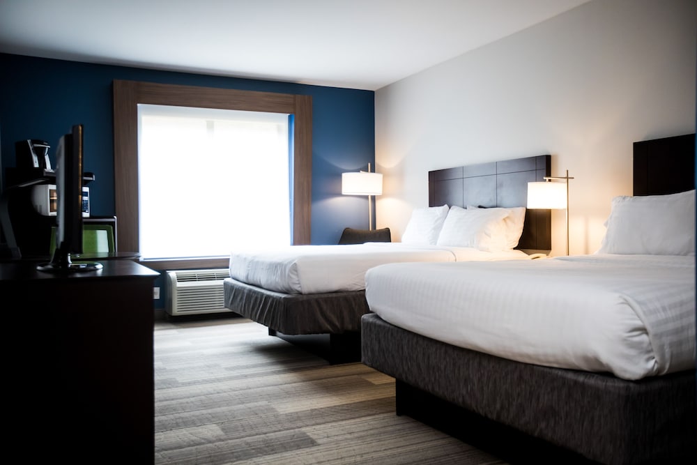 Standard Room, 2 Double Beds, Accessible (Roll-In Shower) - Photo 3