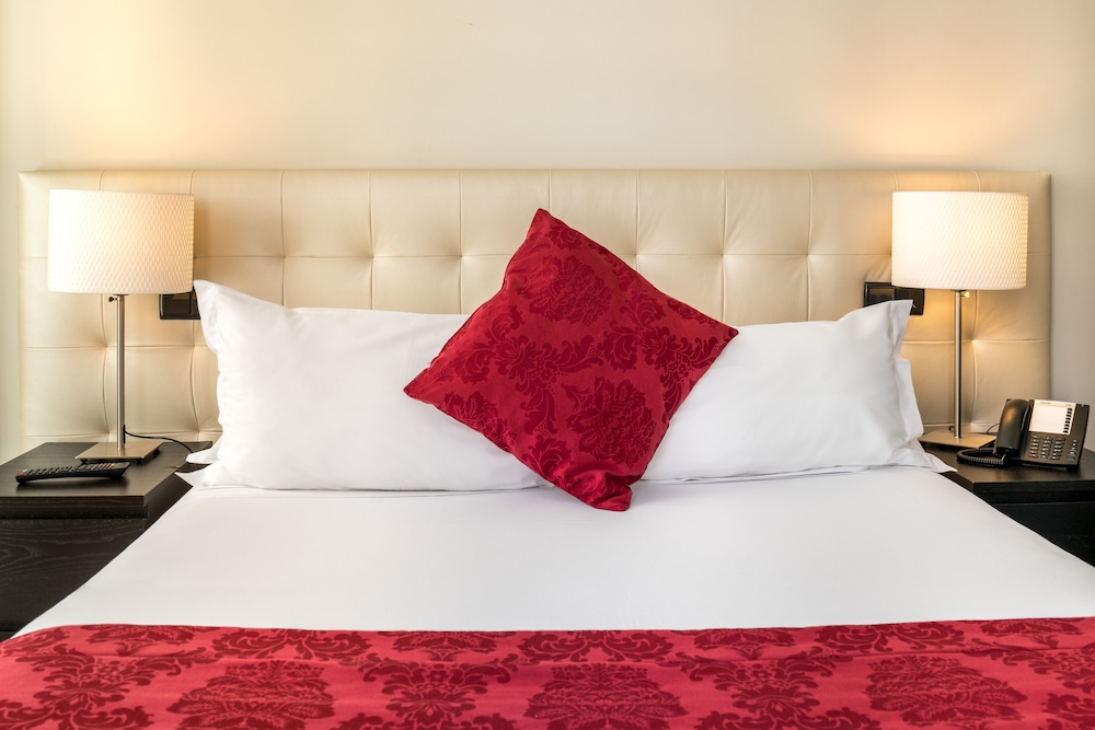 Classic Double or Twin Room thumbnail 5