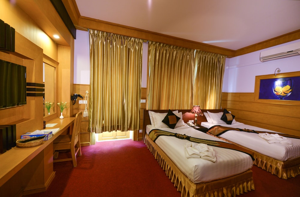 Deluxe Twin Room photo 2