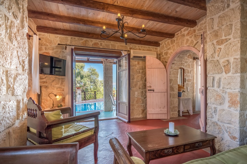 Apartment, 2 Bedrooms, Private Pool - Photo 9