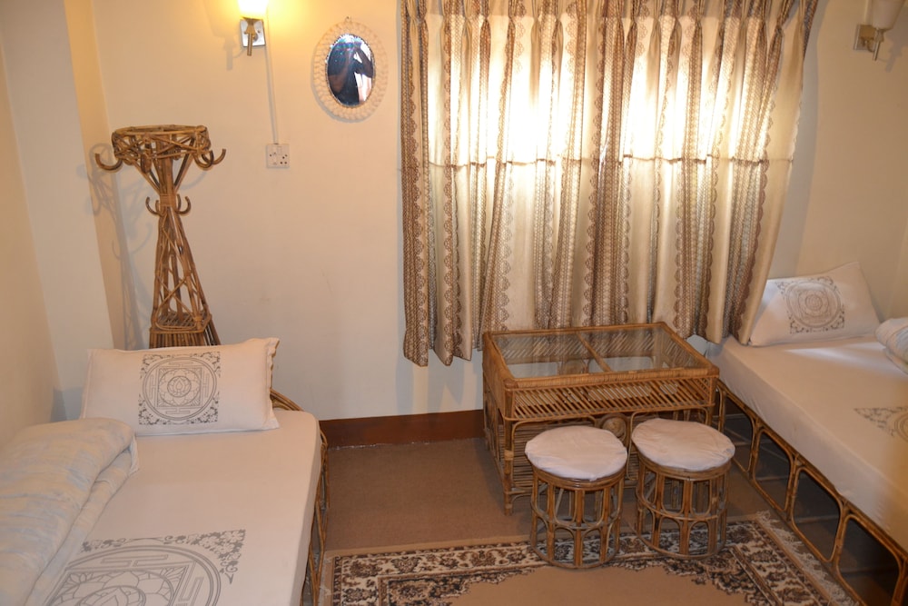 Standard Twin Room, 2 Twin Beds, Private Bathroom, City View photo 3