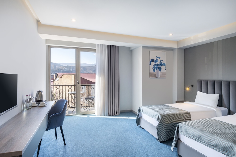 Standard Twin Room, 2 Twin Beds, Balcony - Photo 1