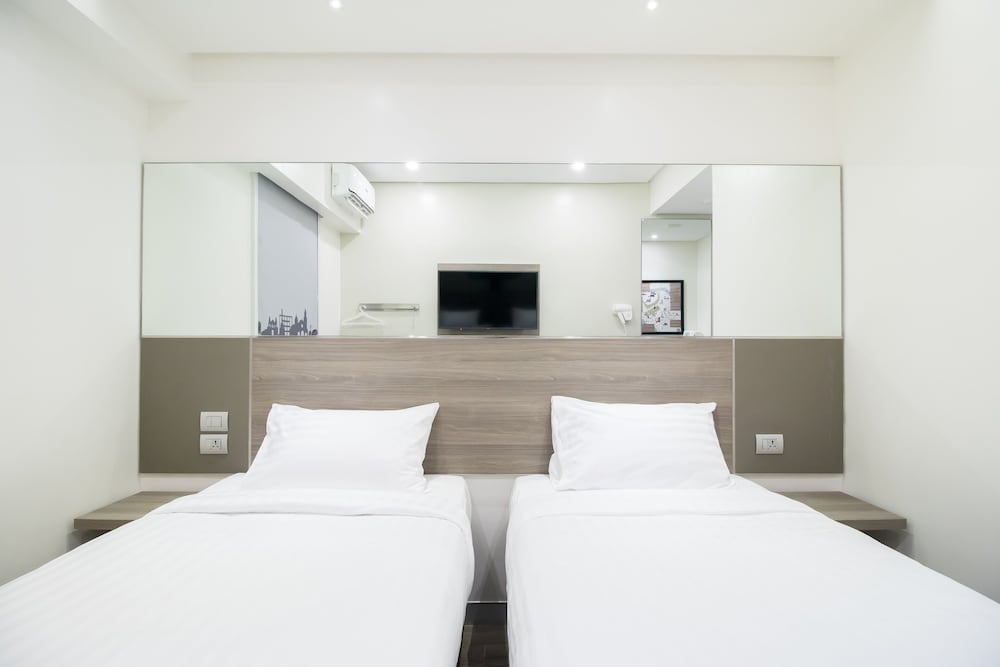 Twin Room - Photo 5
