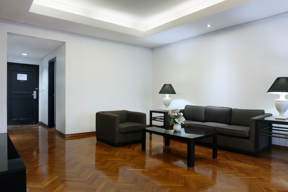 Classic Apartment, 2 Bedrooms - Photo 11