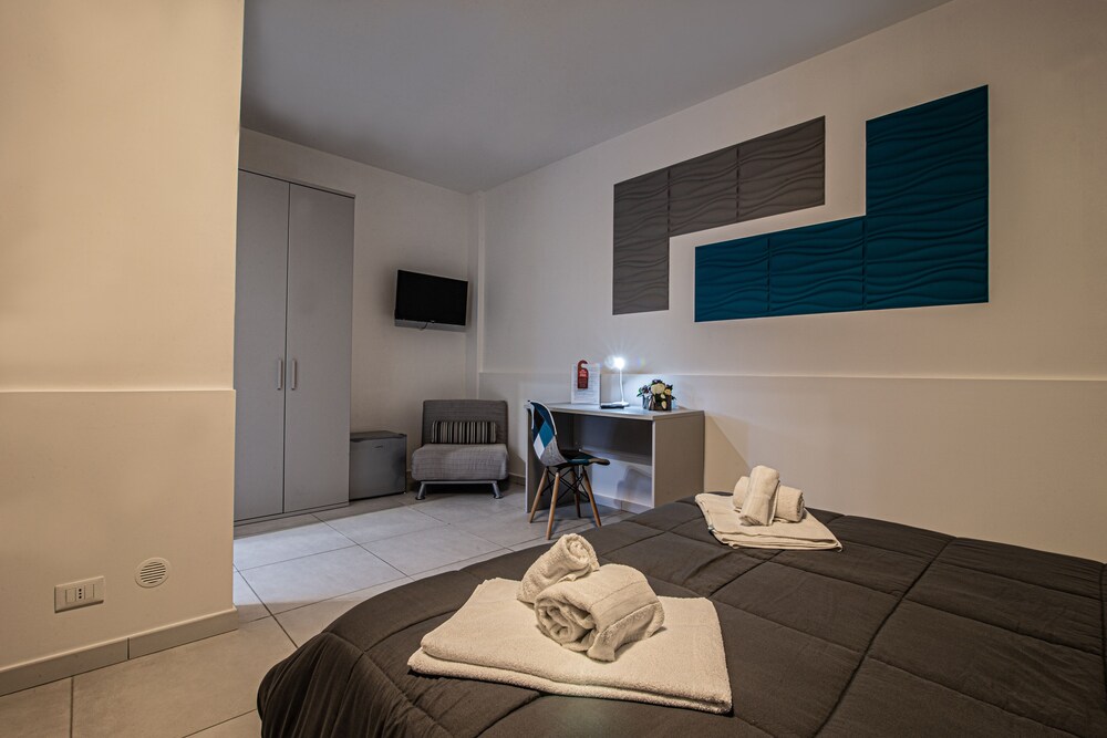 Deluxe Triple Room, Garden View - Photo 10